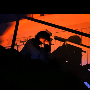 美女被人草人视频在线看
